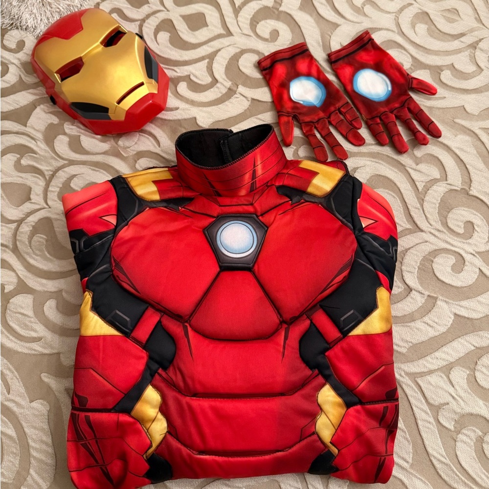 Iron man Marvel official youth Halloween costume. size medium 8-10